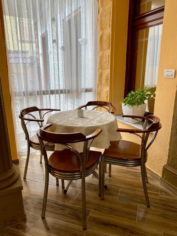 Vila A Hotel Korce Bagian luar foto