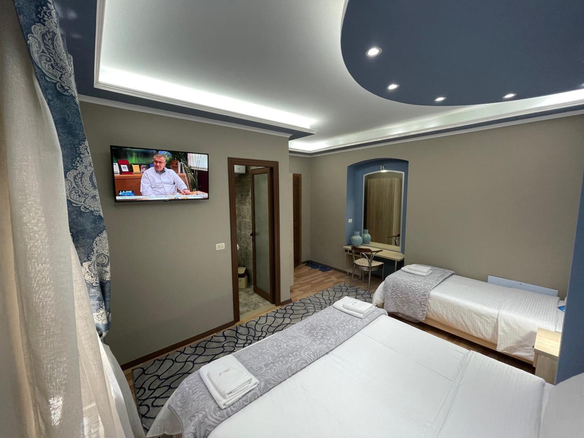 Vila A Hotel Korce Bagian luar foto