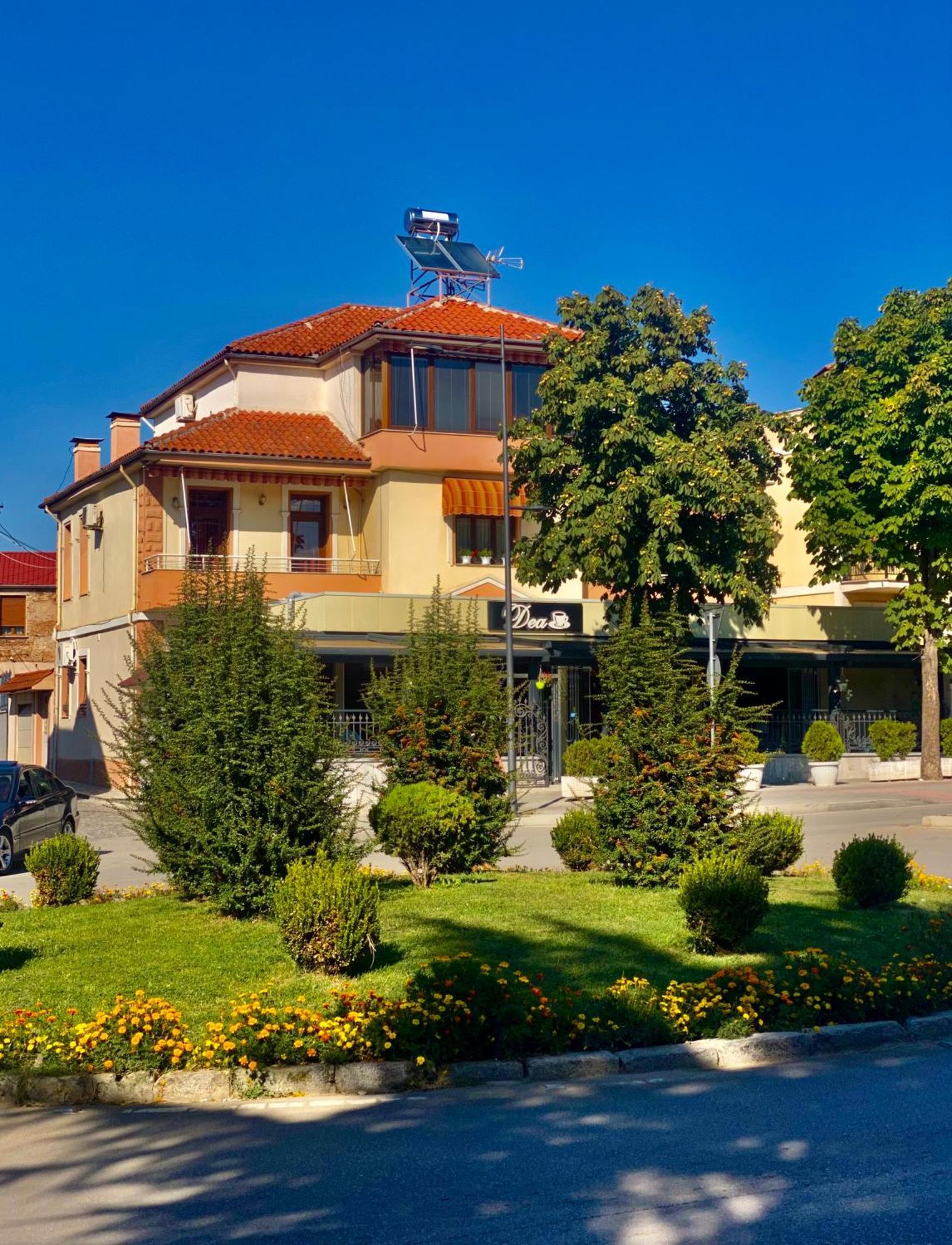 Vila A Hotel Korce Bagian luar foto
